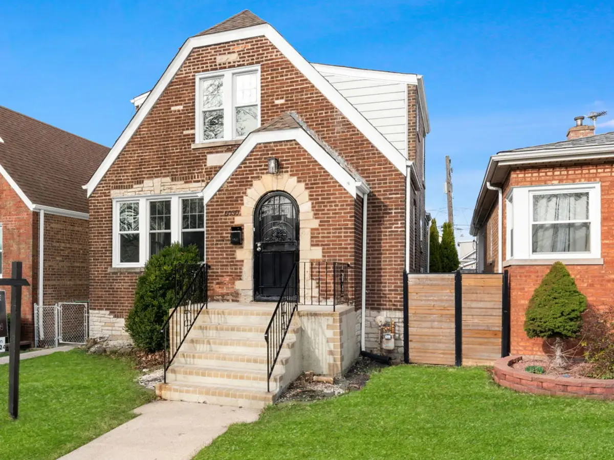 6030 S Mayfield Avenue, Chicago, IL 60638 - #1