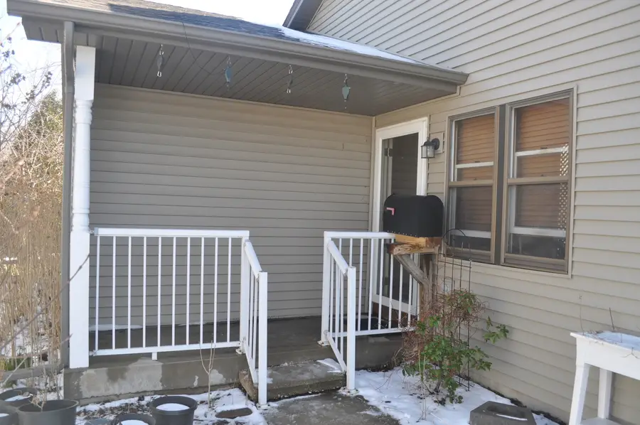 521 S Railroad Street, Montgomery, IL 60538 - #2