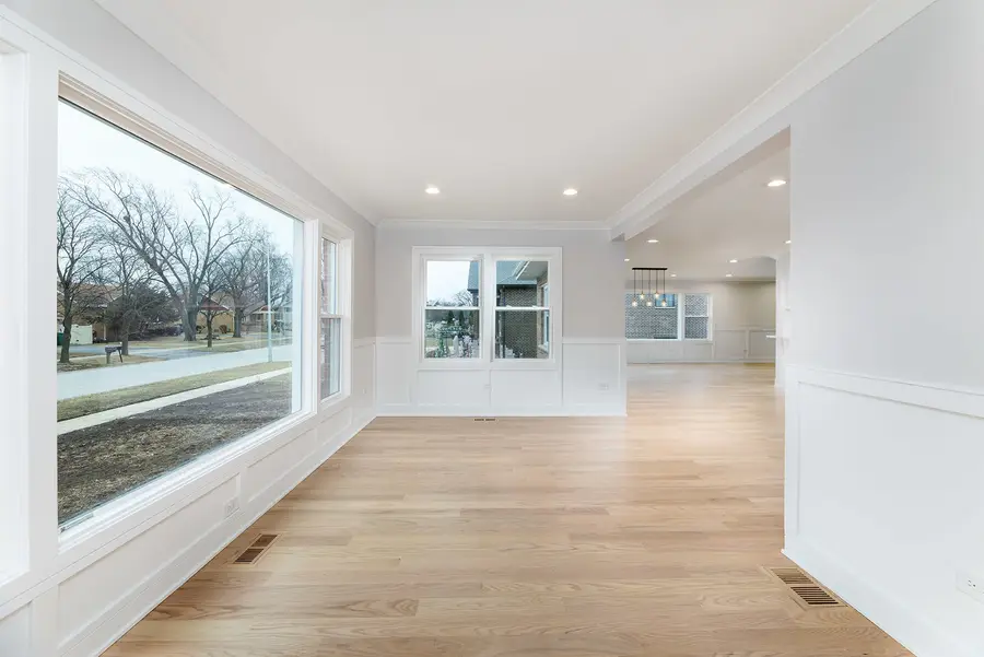 8110 Lockwood Avenue, Burbank, IL 60459 - #3