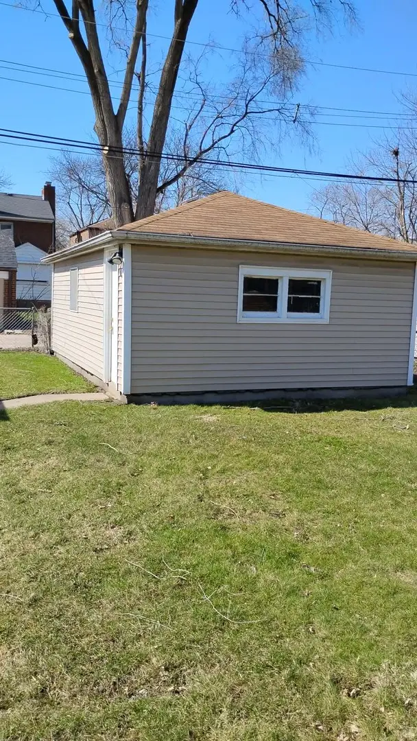 10552 S Eberhart Avenue, Chicago, IL 60628 - #3