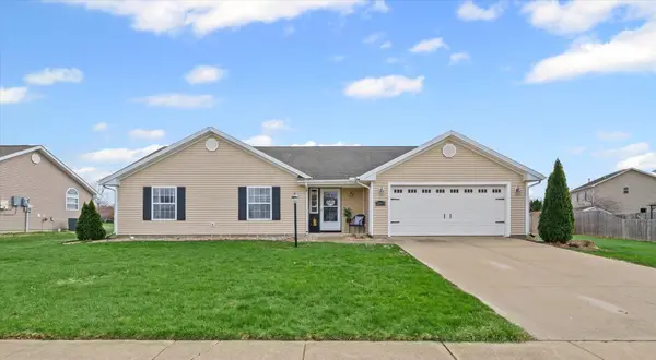 2003 Macintosh Lane, Monticello, IL 61856