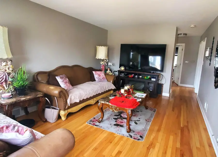 449 N Jackson Boulevard, Hillside, IL 60162 - #2