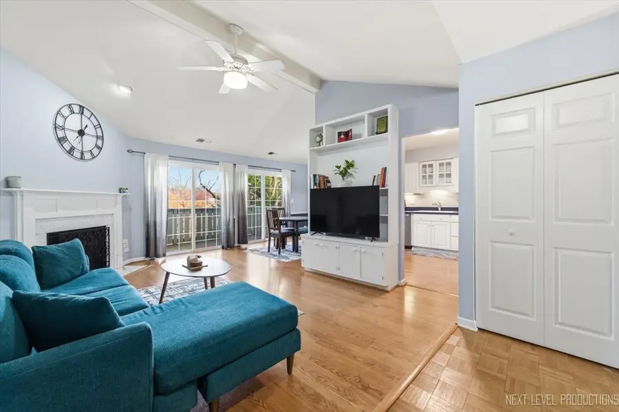 870 S Kilkenny Drive #D, Wheaton, IL 60189 - #2