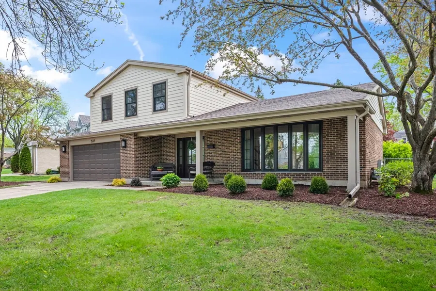 1505 S Kennicott Avenue, Arlington Heights, IL 60005 - #3