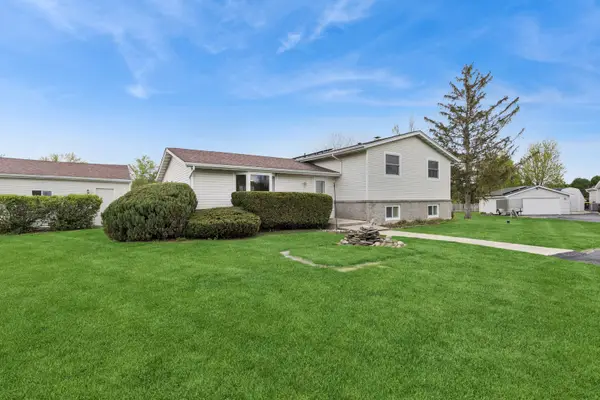 215 Tollview Court, Gilberts, IL 60136