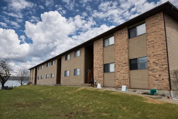 565 Dean Street #F, South Elgin, IL 60177