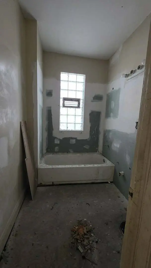 8422 S Baltimore Avenue, Chicago, IL 60617 - #3