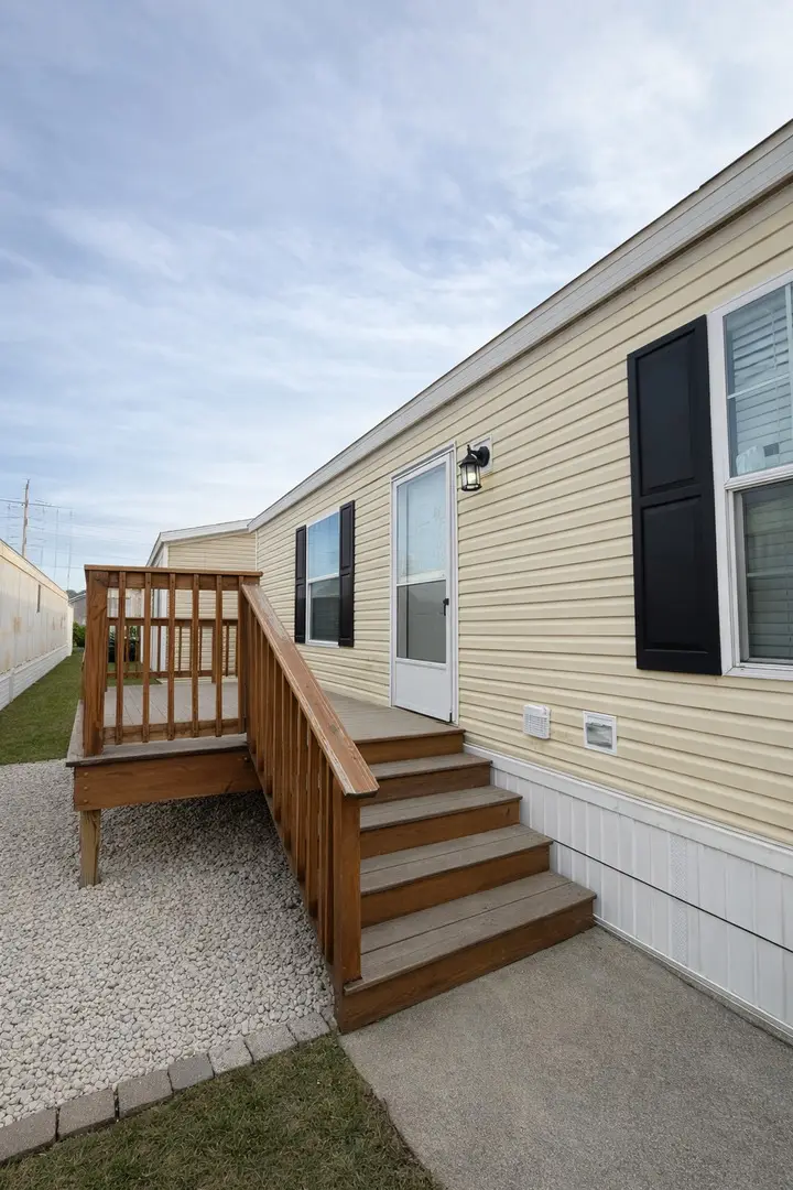 8766 Pelican Drive, Hodgkins, IL 60525 - #2