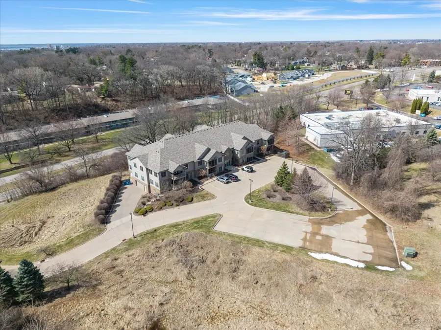 1227 E Kimberly Road #5A, Bettendorf, IA 52722 - #3