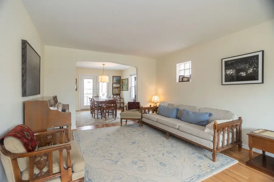 6552 N Troy Street, Chicago, IL 60645 - #3