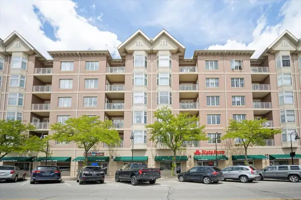 9670 Franklin Avenue #210, Franklin Park, IL 60131