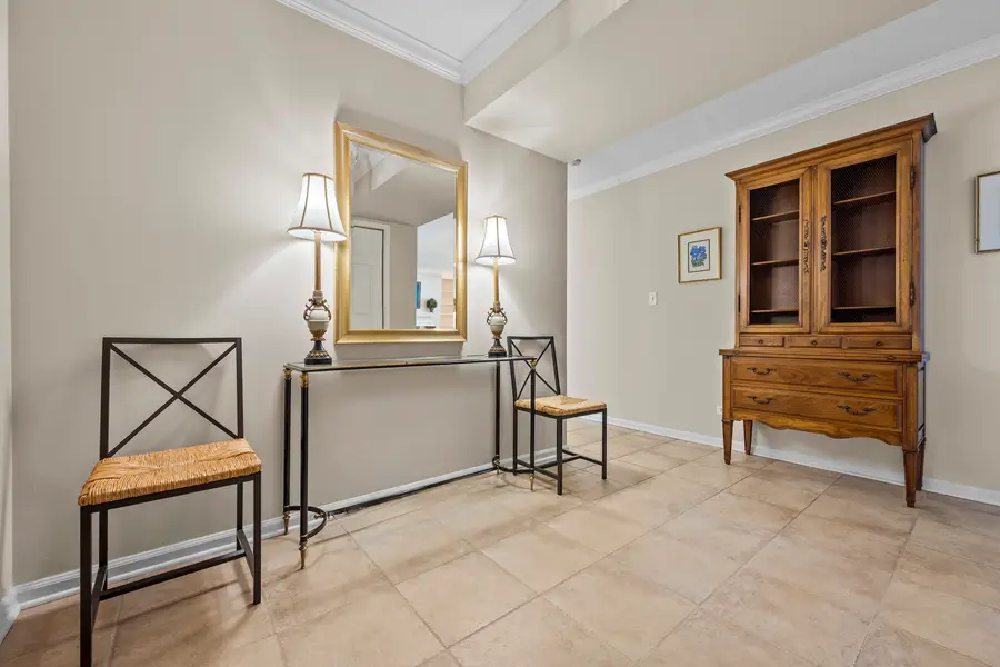 105 E Laurel Avenue #106, Lake Forest, IL 60045 - #3