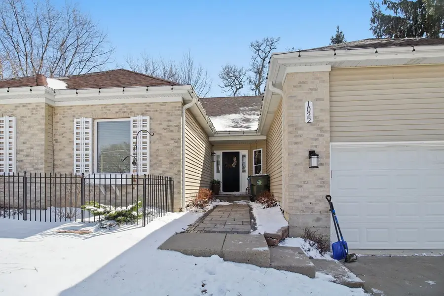 1022 Rosewood Drive, Carpentersville, IL 60110 - #3