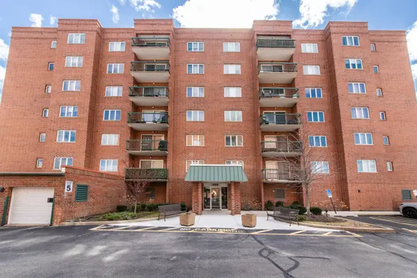 555 S River Road #607, Des Plaines, IL 60016
