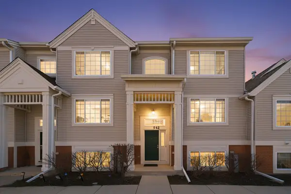 542 Cary Woods Circle, Cary, IL 60013