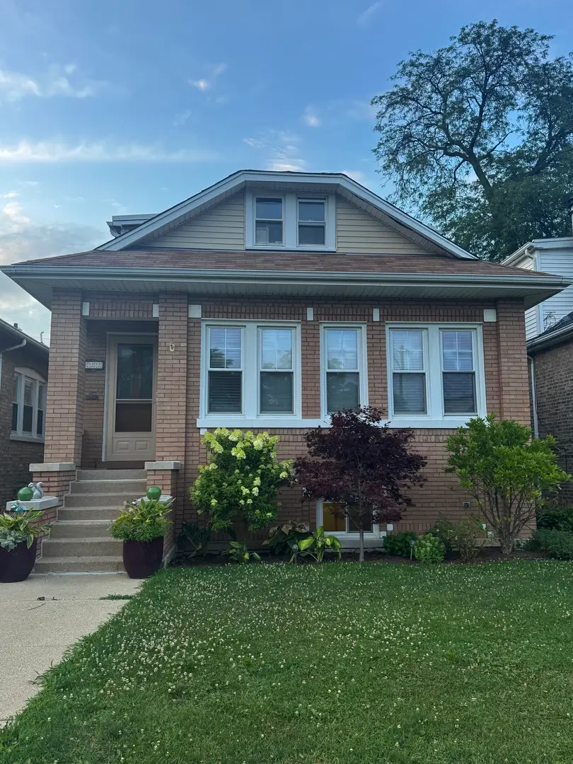 5722 W Eastwood Avenue, Chicago, IL 60630 - #1
