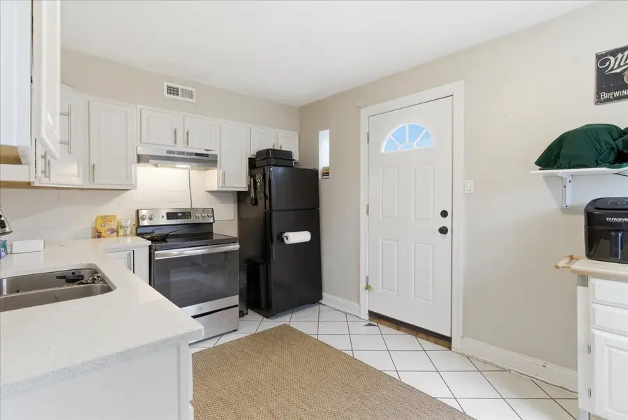 2032 W Birchwood Avenue, Chicago, IL 60645 - #3