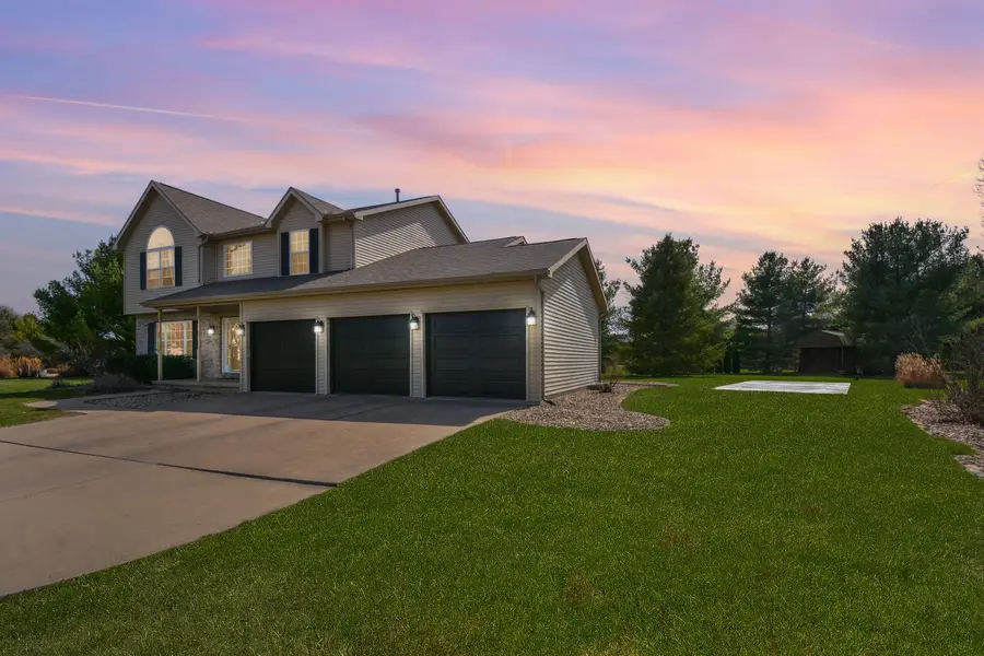 104 Hunter Court, Hudson, IL 61748 - #2