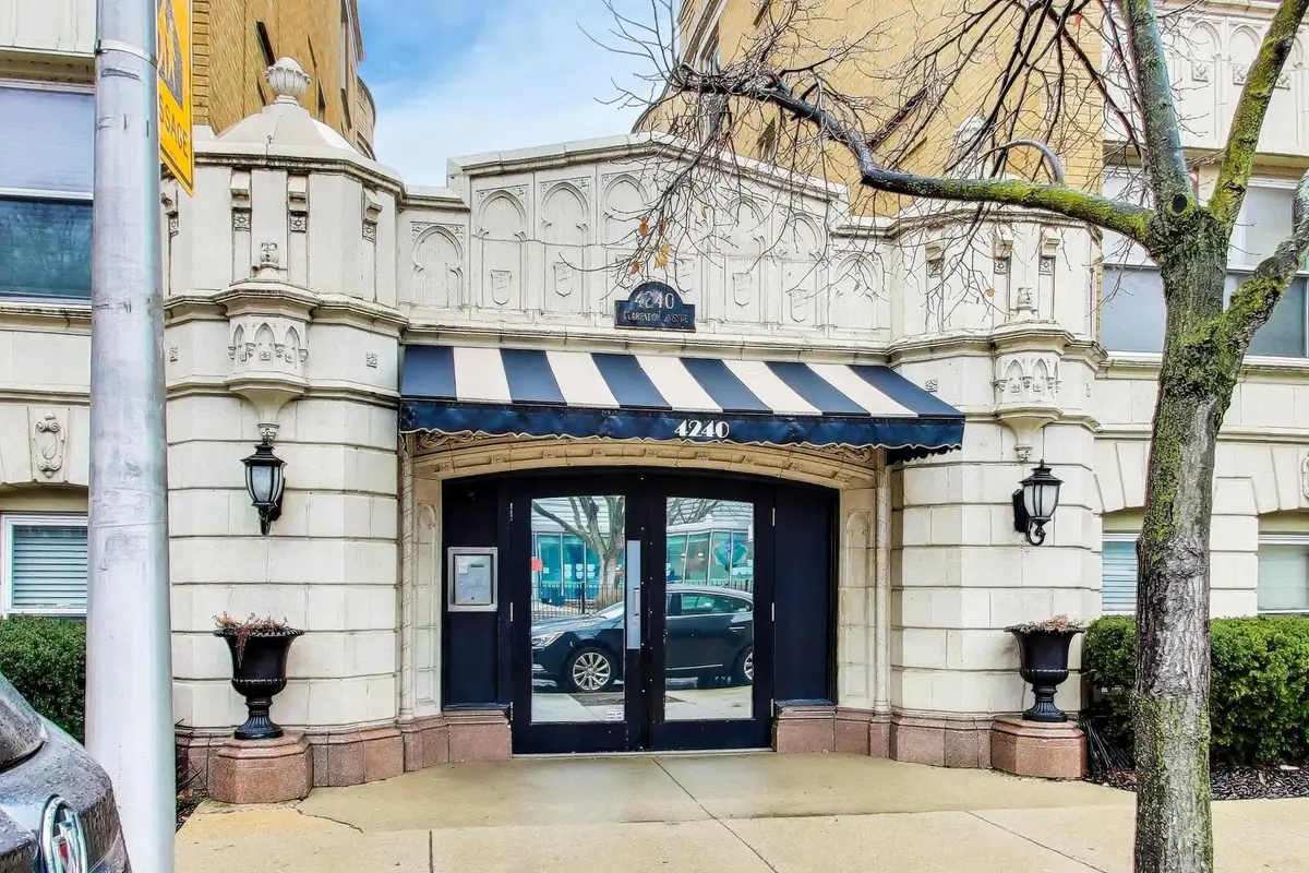 4240 N Clarendon Avenue #405N, Chicago, IL 60613 - #1