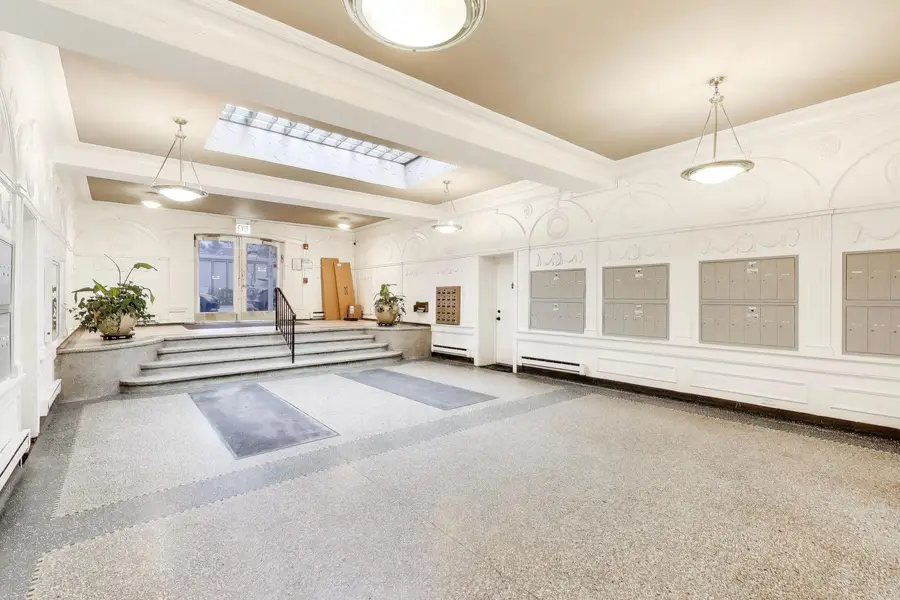 4240 N Clarendon Avenue #405N, Chicago, IL 60613 - #3