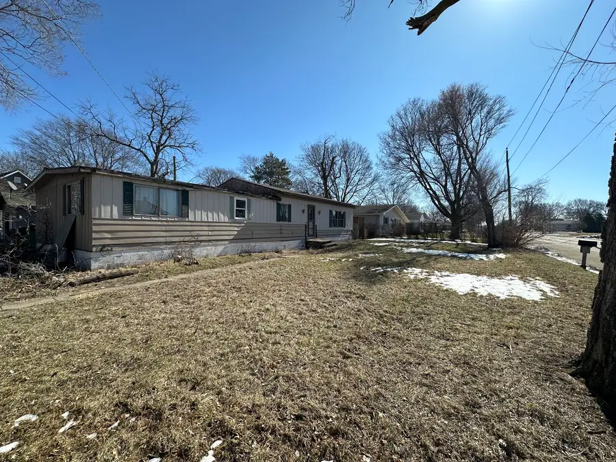 819 5th Avenue, Erie, IL 61250 - #3