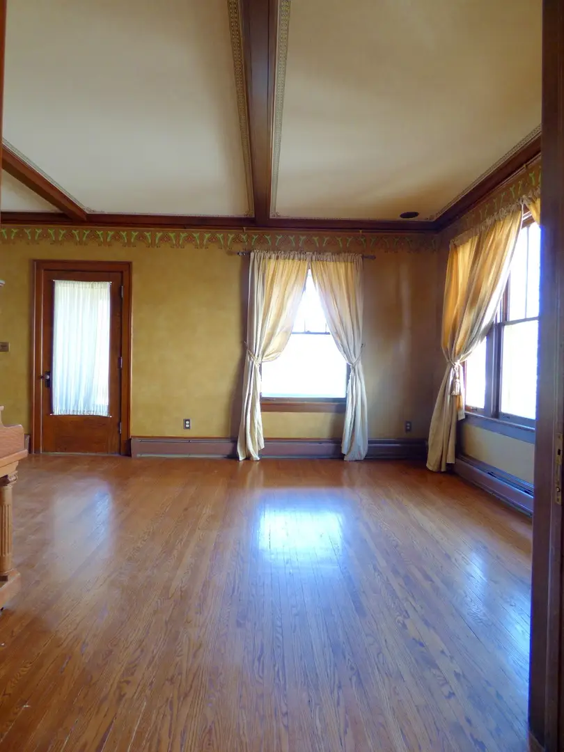 121 Monroe Avenue, Elgin, IL 60123 - #3