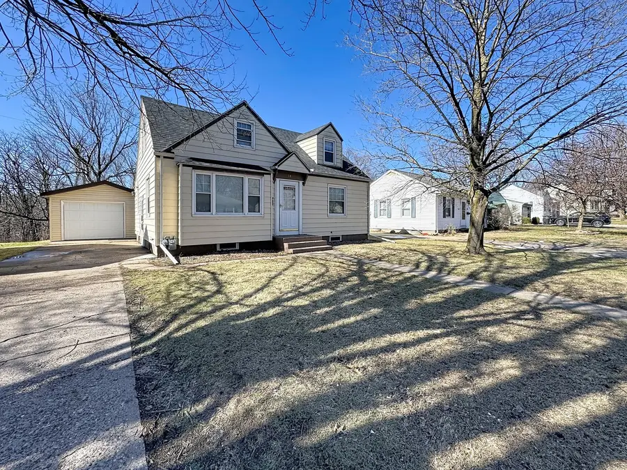 14 Blackhawk Hills Court, Rock Island, IL 61201 - #2