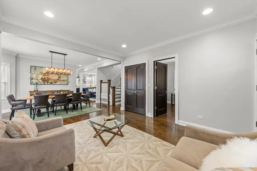 5009 W Catalpa Avenue, Chicago, IL 60630 - #3