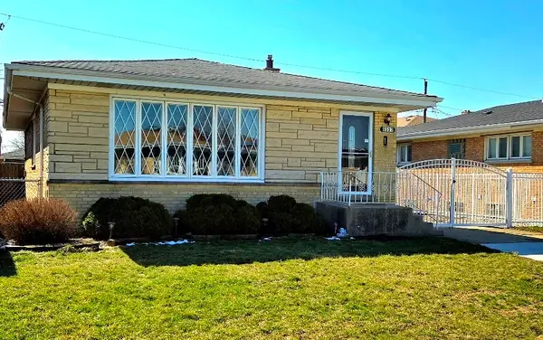 8517 W Carmen Avenue, Chicago, IL 60656