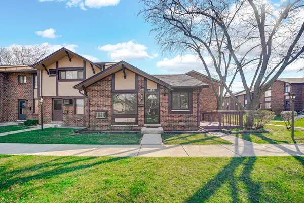 1S141 Eliot Lane, Villa Park, IL 60181