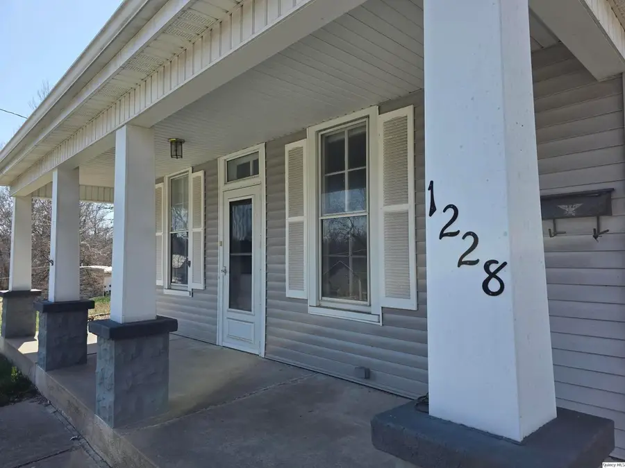 1228 S 12th Street, Quincy, IL 62301 - #3