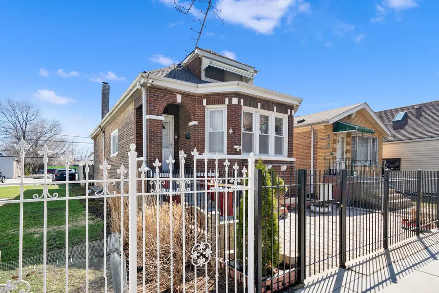 5235 S Sawyer Avenue, Chicago, IL 60632 - #3
