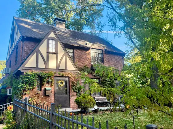 402 W Iowa Street, Urbana, IL 61801