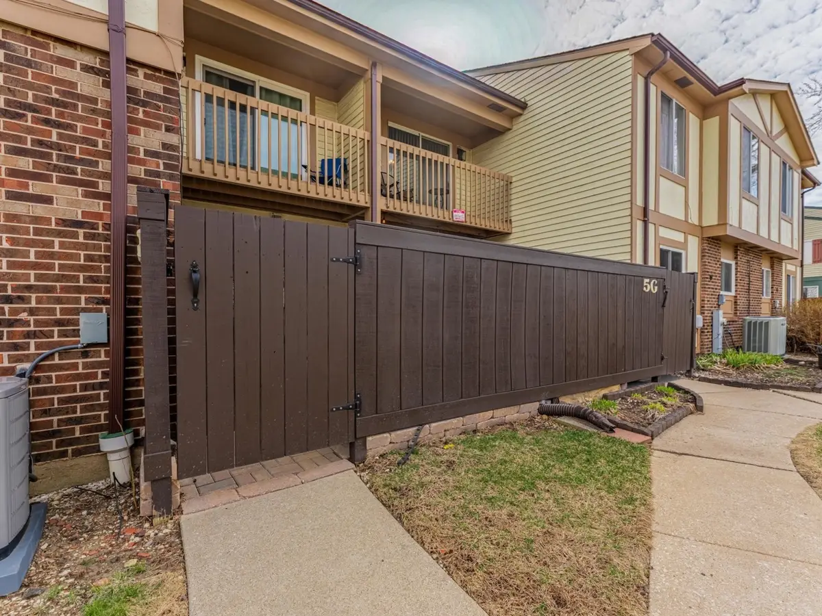 5G Fernwood Drive, Bolingbrook, IL 60440 - #1