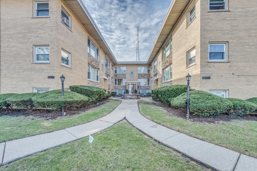 5501 W Edmunds Street #1C, Chicago, IL 60630 - #2