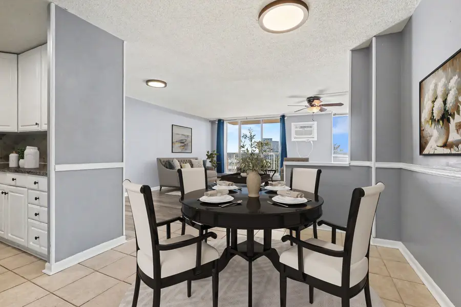 2201 S Highland Avenue #4L, Lombard, IL 60148 - #3