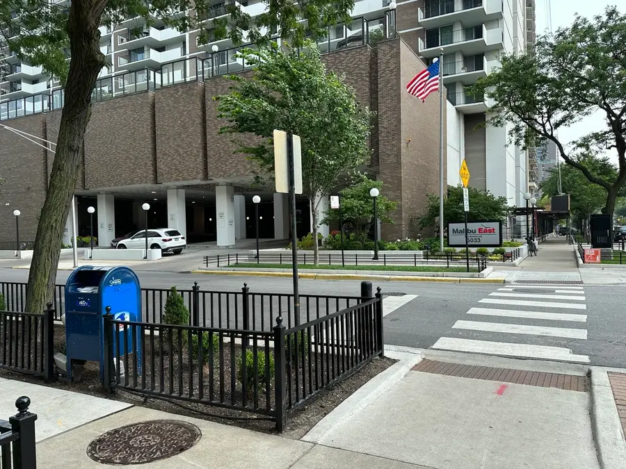 6033 N Sheridan Road #26L, Chicago, IL 60660 - #2