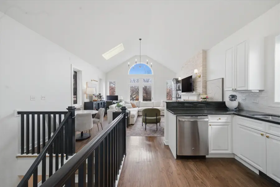 3042 N Racine Avenue #3, Chicago, IL 60657 - #2