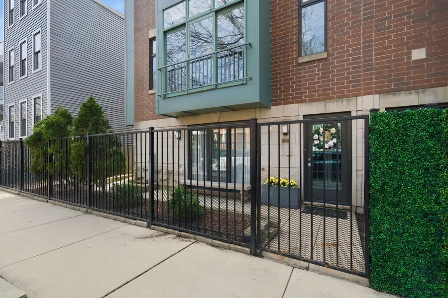 Address Withheld By Seller, Chicago, IL 60614 - #2