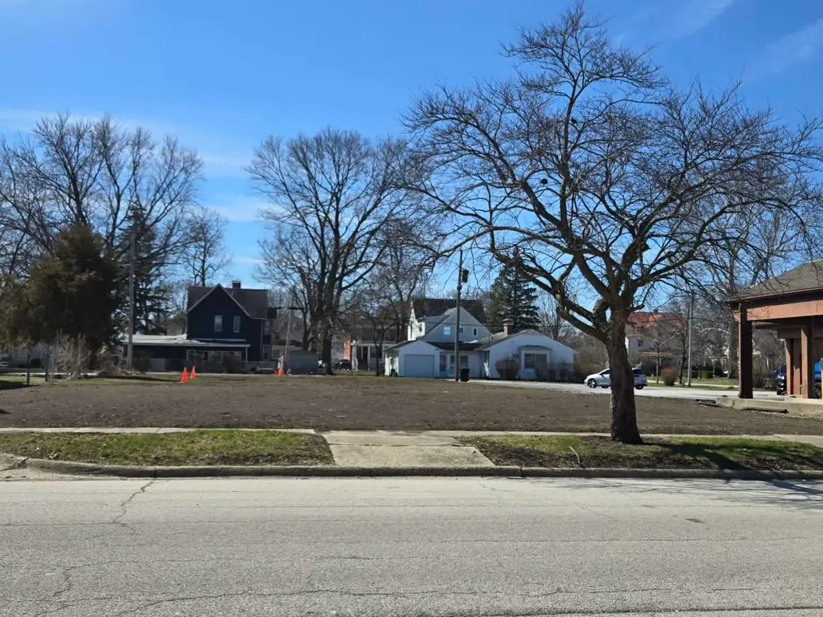 130 W Center Street, Paxton, IL 60957 - #1