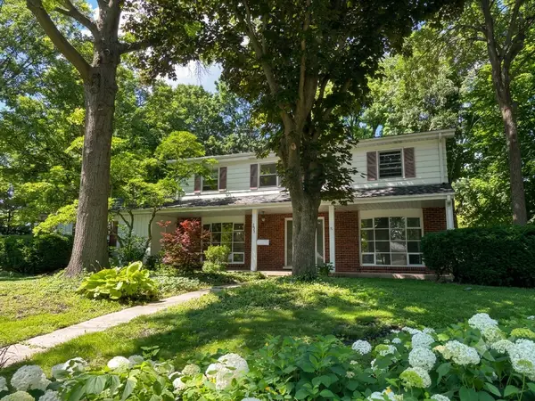 1009 Anne Road, Naperville, IL 60540