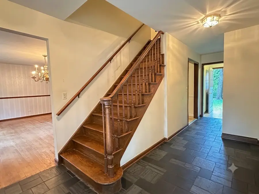 1009 Anne Road, Naperville, IL 60540 - #2