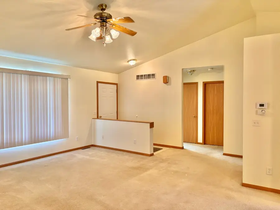 2100 Fox Chase Drive, Ottawa, IL 61350 - #3