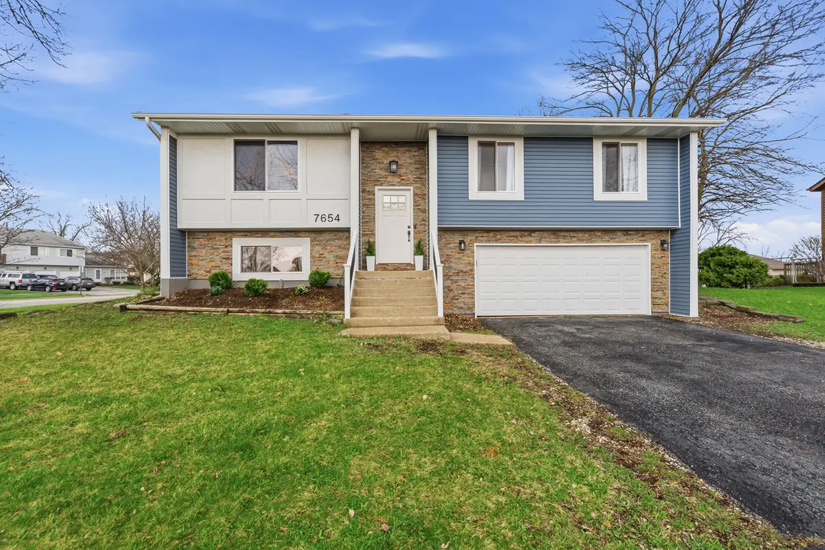 7654 W Moorefield Drive, Frankfort, IL 60423 - #1