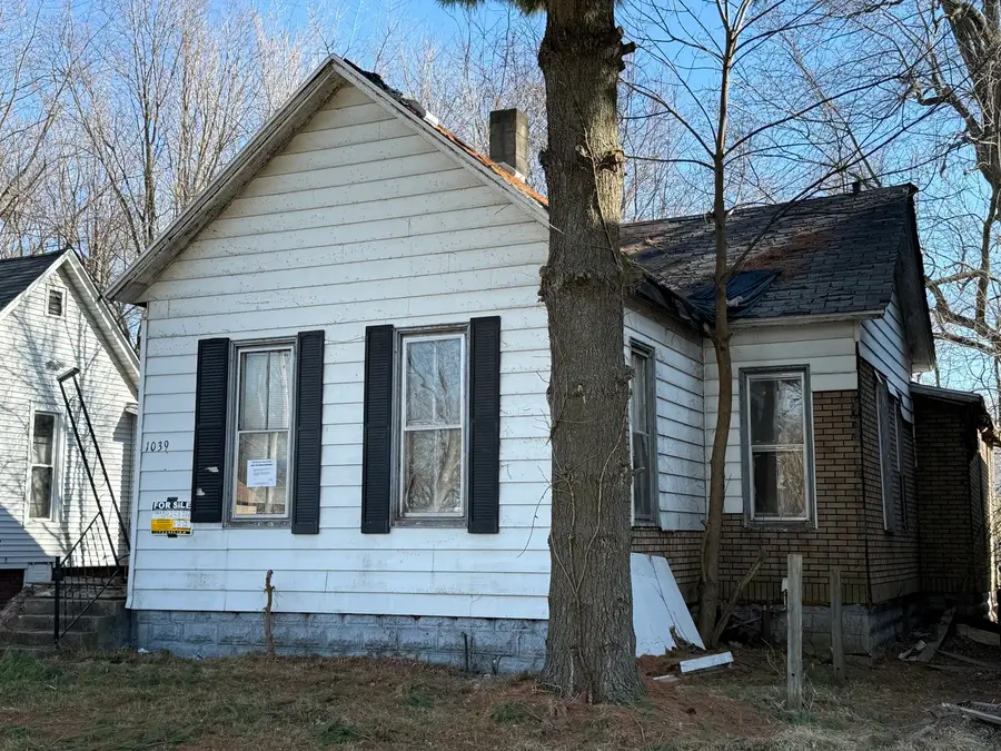 1039 E William Street, Decatur, IL 62521 - #2