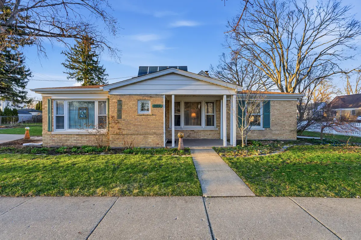 1010 W Elm Street, Arlington Heights, IL 60004 - #1