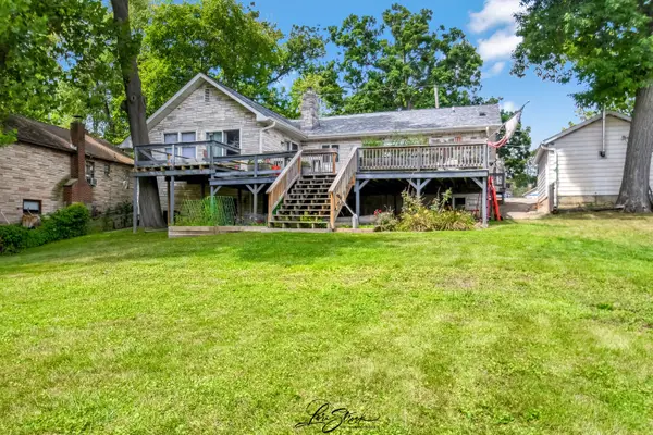 38871 N Lakeview Avenue, Antioch, IL 60002