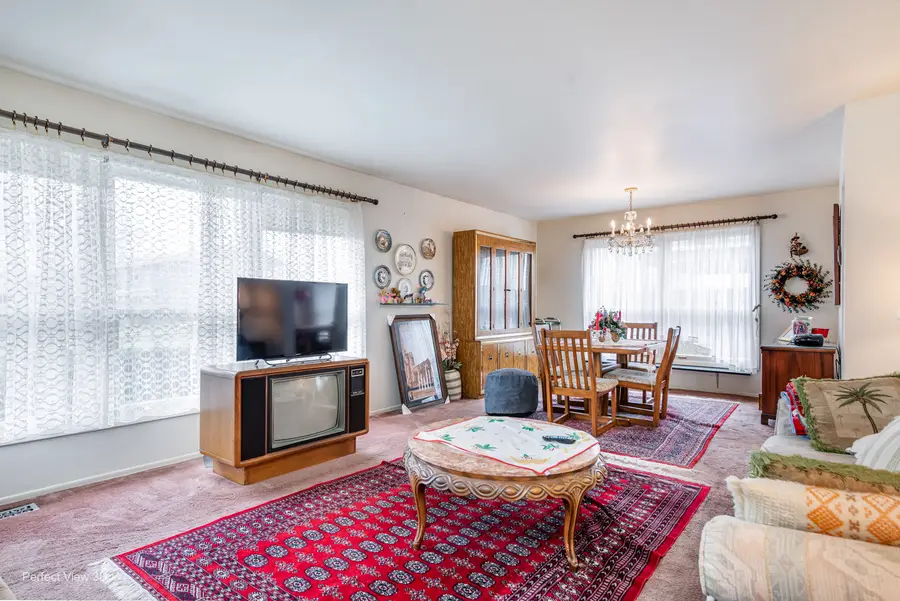 1980 Chippendale Road, Hoffman Estates, IL 60169 - #2