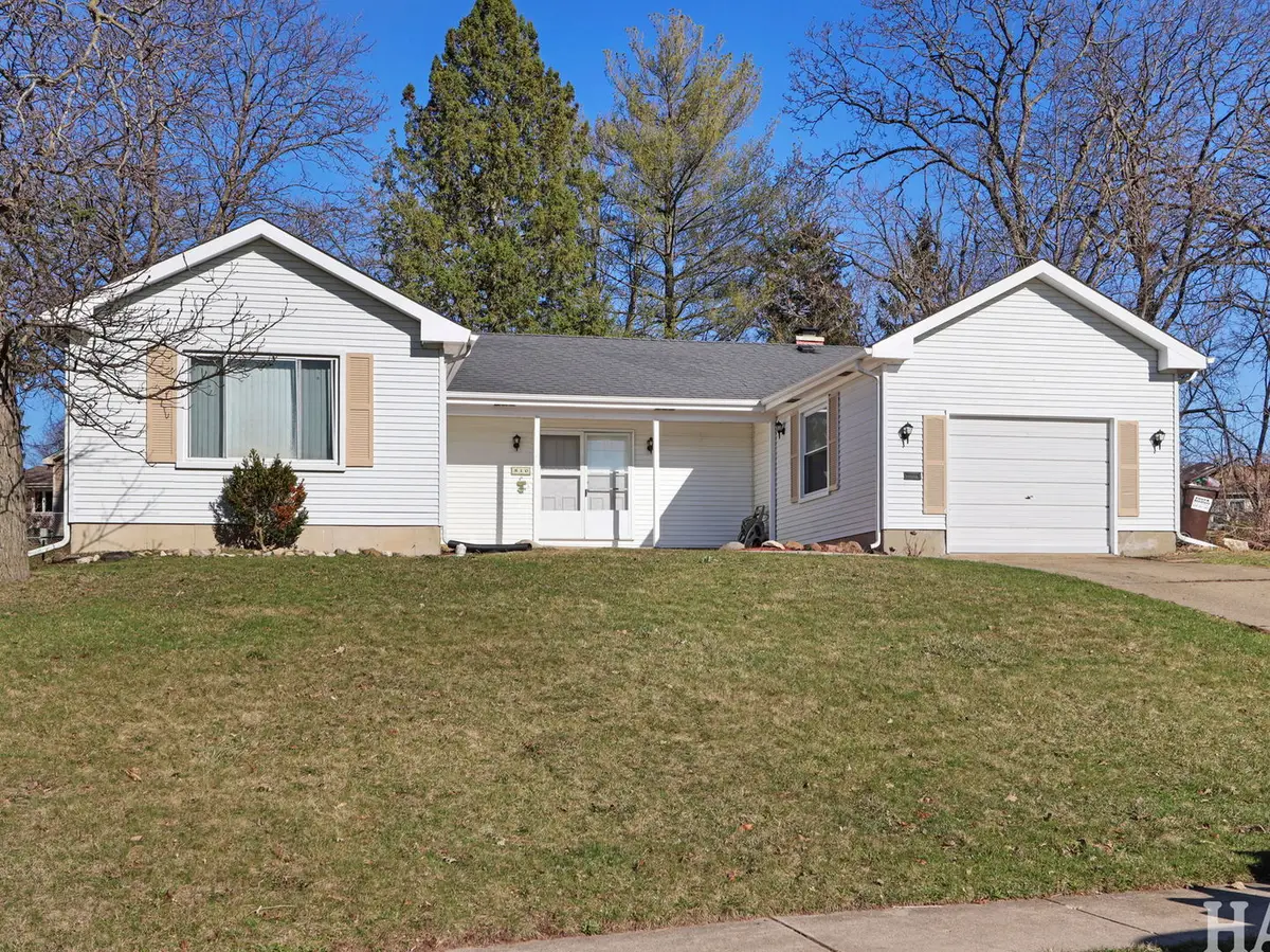 810 N Oakwood Drive, McHenry, IL 60050 - #1