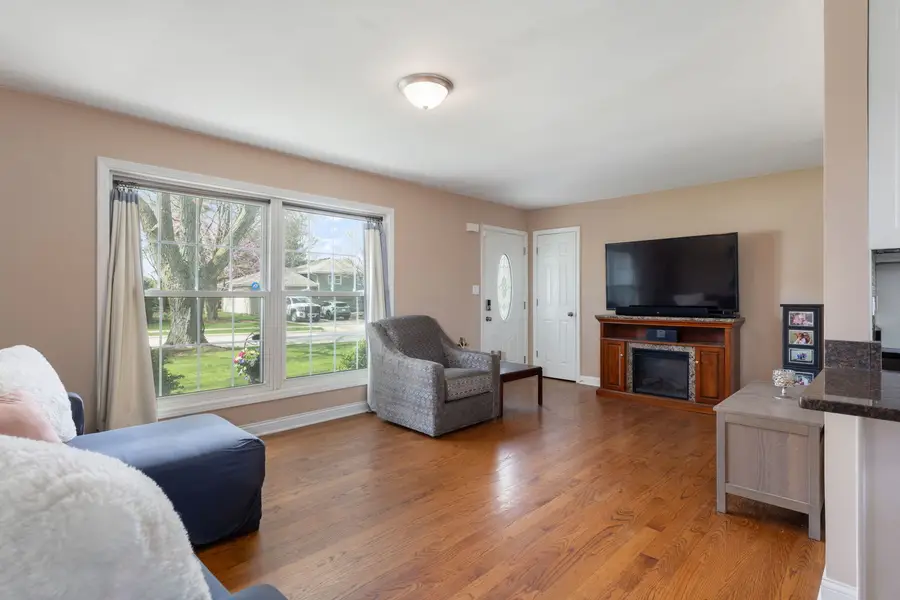 575 Aztec Drive, Carol Stream, IL 60188 - #3